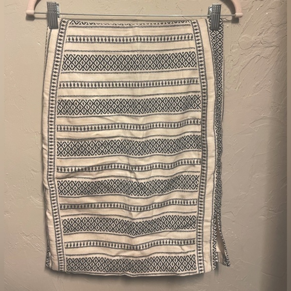 Loft White and Black Patterned High Waisted Skirt - size 2P